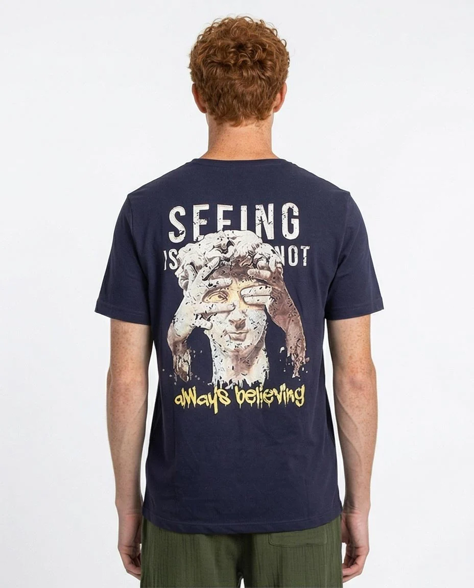 Ravin "Always Believing" Artistic Graphic Tee – Dark Navy - o203087 - Image 2