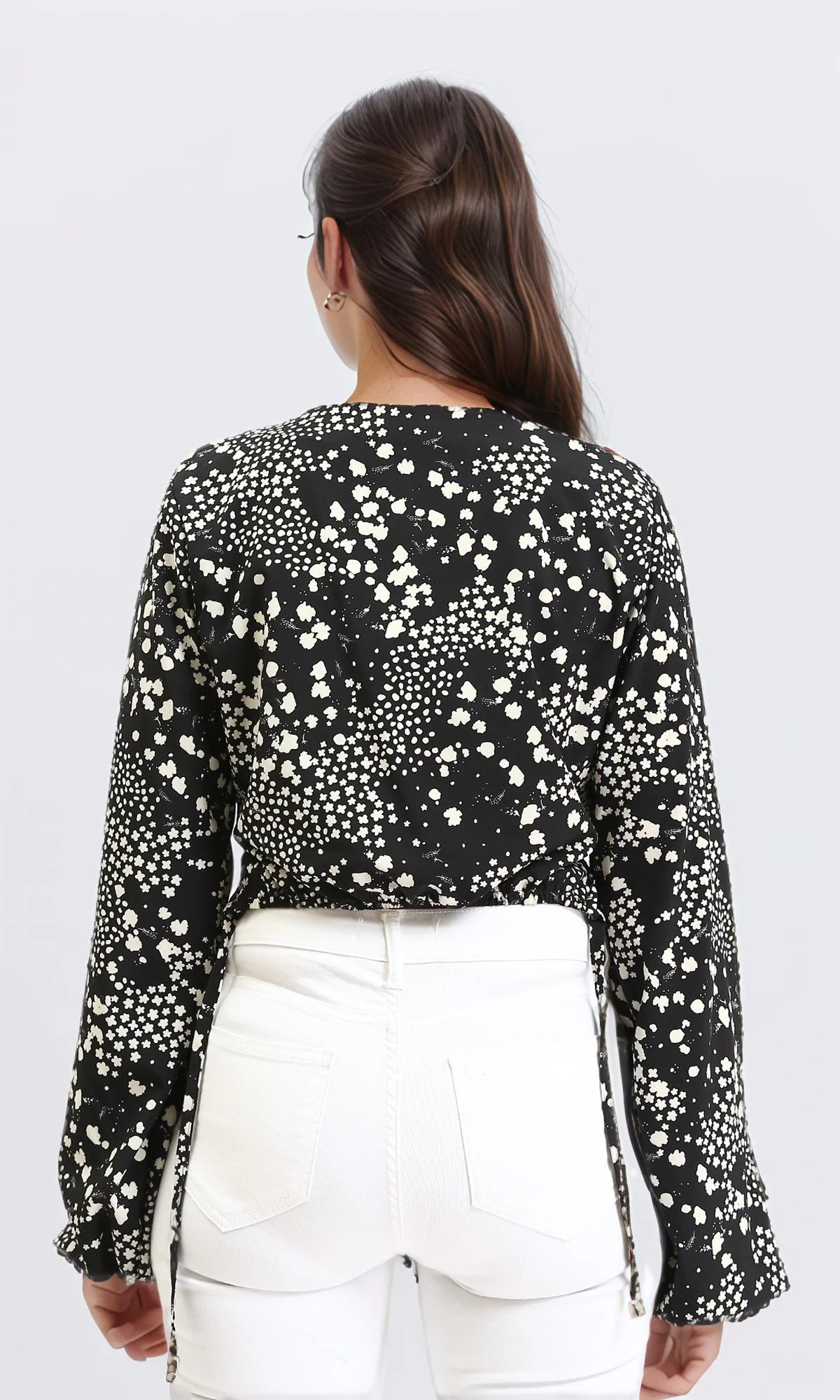 R208790 - Bell Sleeves Patterned Blouse - Black & White - Image 2