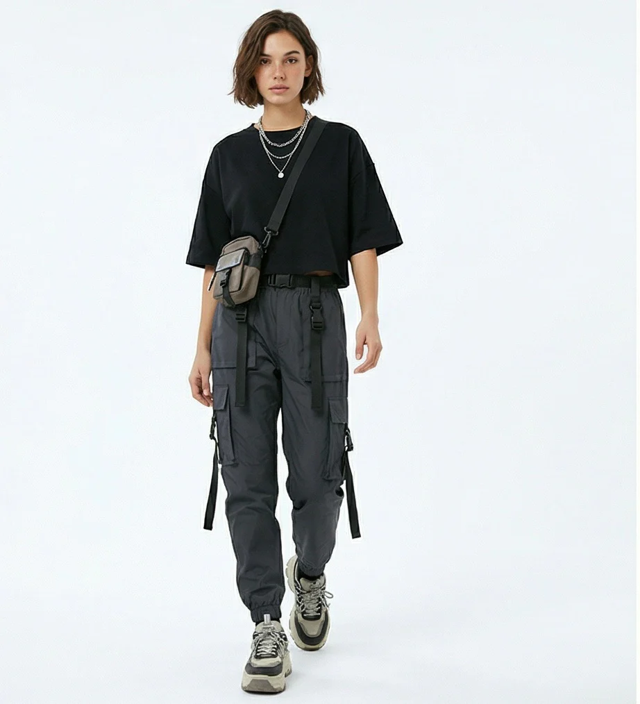 Black Boxy Crop T-Shirt with Back Seam Detail - R217714 - Image 3