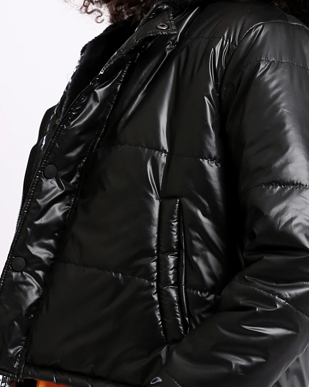 Black High-Shine Hooded Puffer Jacket - O180574 - Image 3