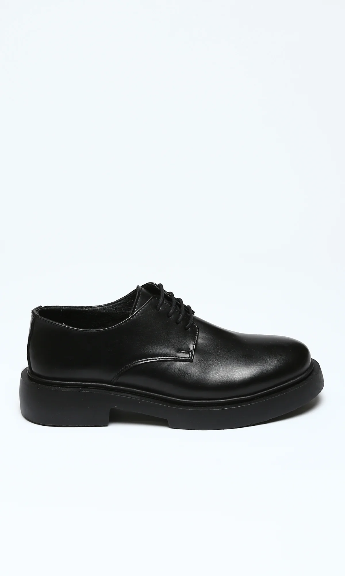 Ravin Men's Classic Black Derby Shoes with Chunky Sole - Image 2