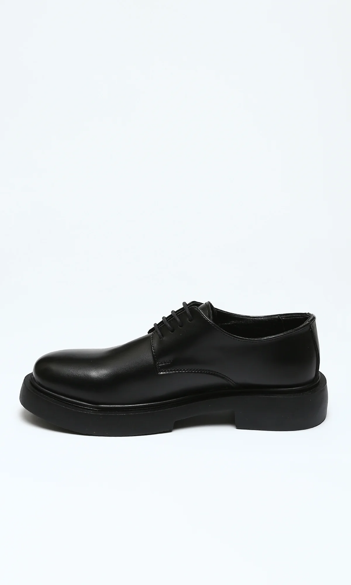 Ravin Men's Classic Black Derby Shoes with Chunky Sole - Image 4