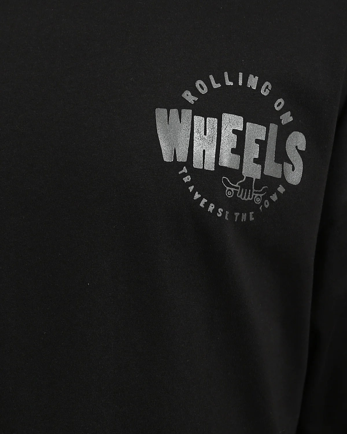 RAVIN Men’s Oversized "Rolling on Wheels" Graphic T-Shirt – Black - R215733 - Image 4