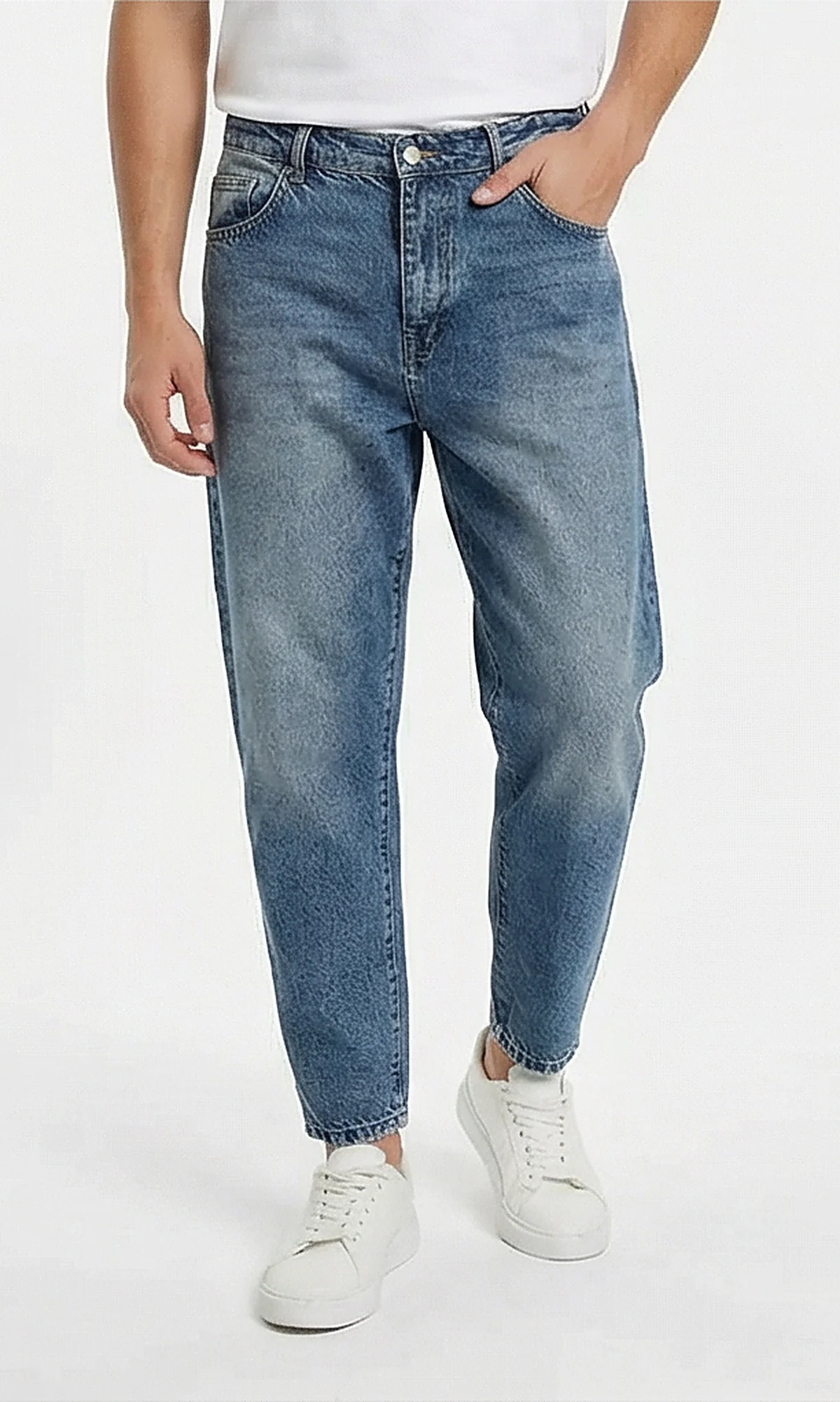 Essential Light Wash Relaxed Fit Men's Jeans - Image 5