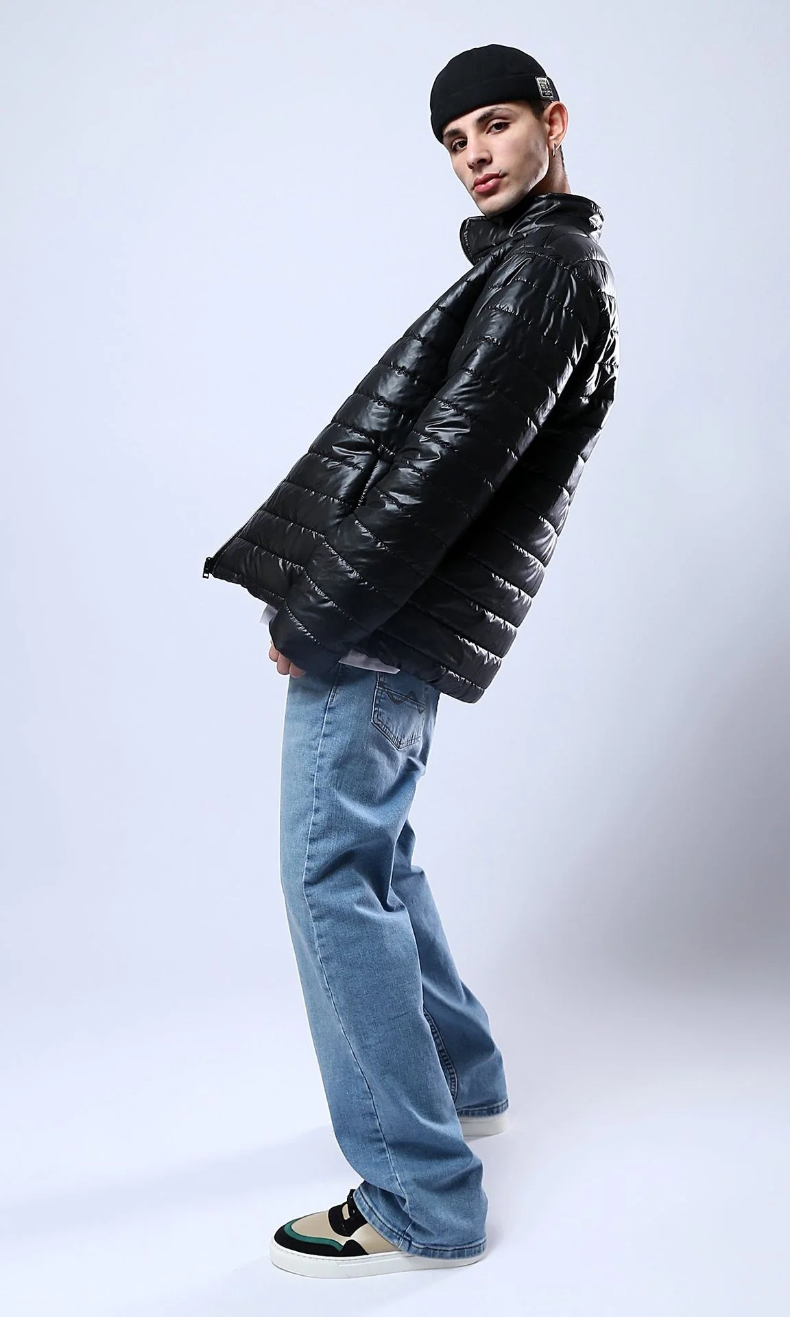 Men's High-Shine Quilted Puffer Jacket in Black - O178466 - Image 26