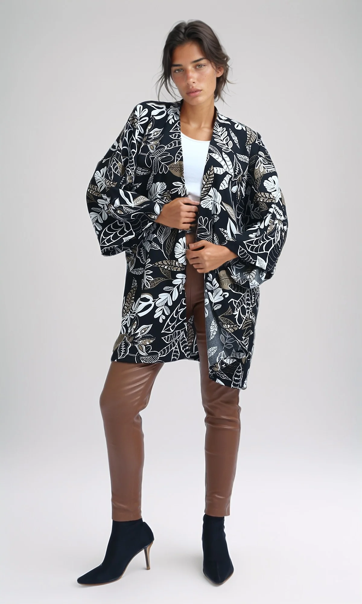 Monochrome Botanical Print Oversized Kimono Cardigan - O190348 - Image 5