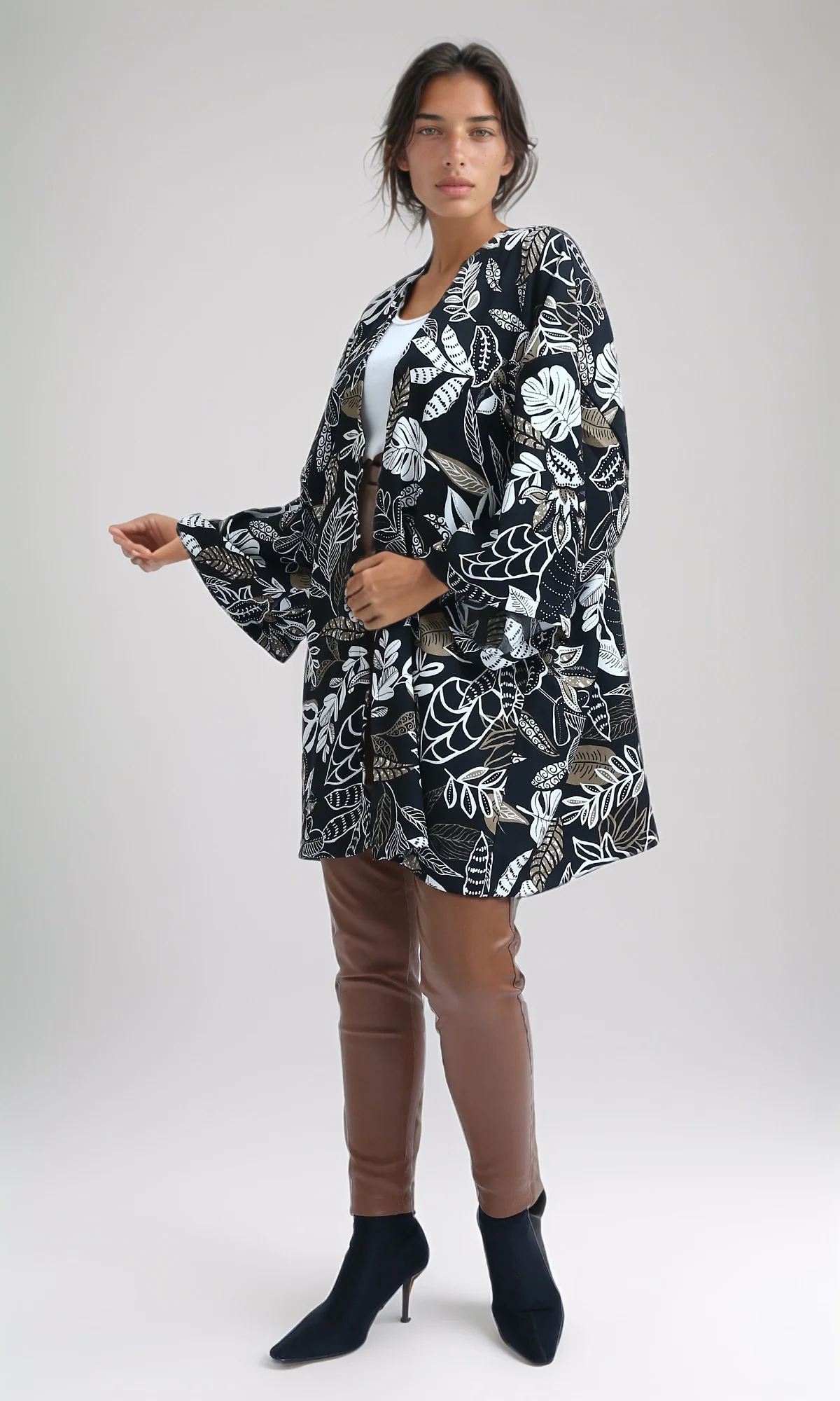 Monochrome Botanical Print Oversized Kimono Cardigan - O190348 - Image 6