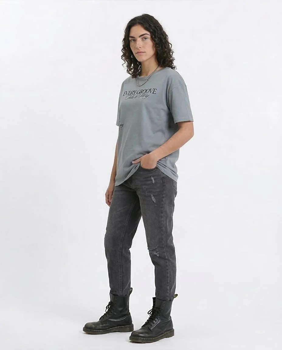 Ravin "Nefertiti: Every Groove" Oversized Graphic Tee - Slate Grey - R208497 - Image 5