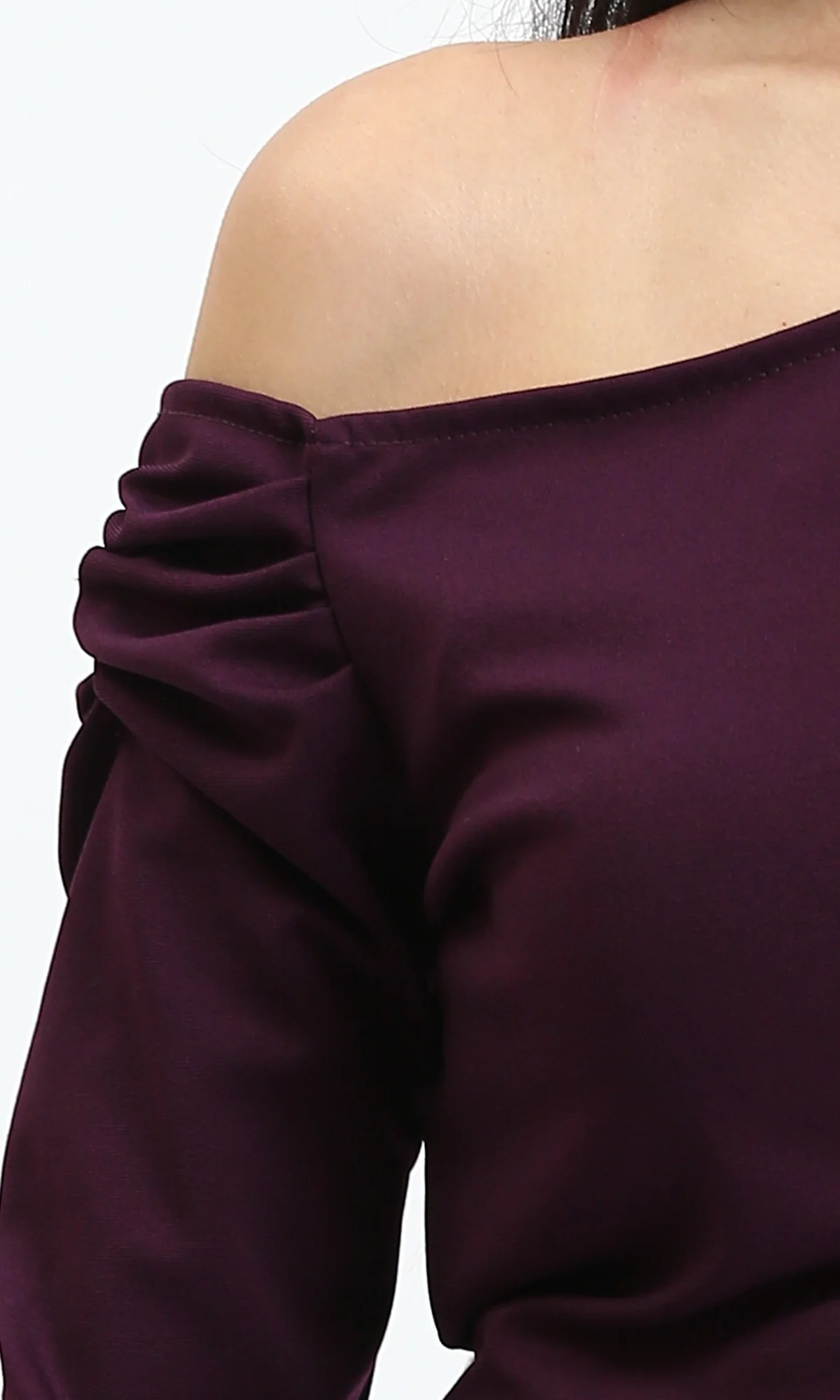 O189284 - Asymmetric One-Sleeve Crop Top - Plum - Image 3