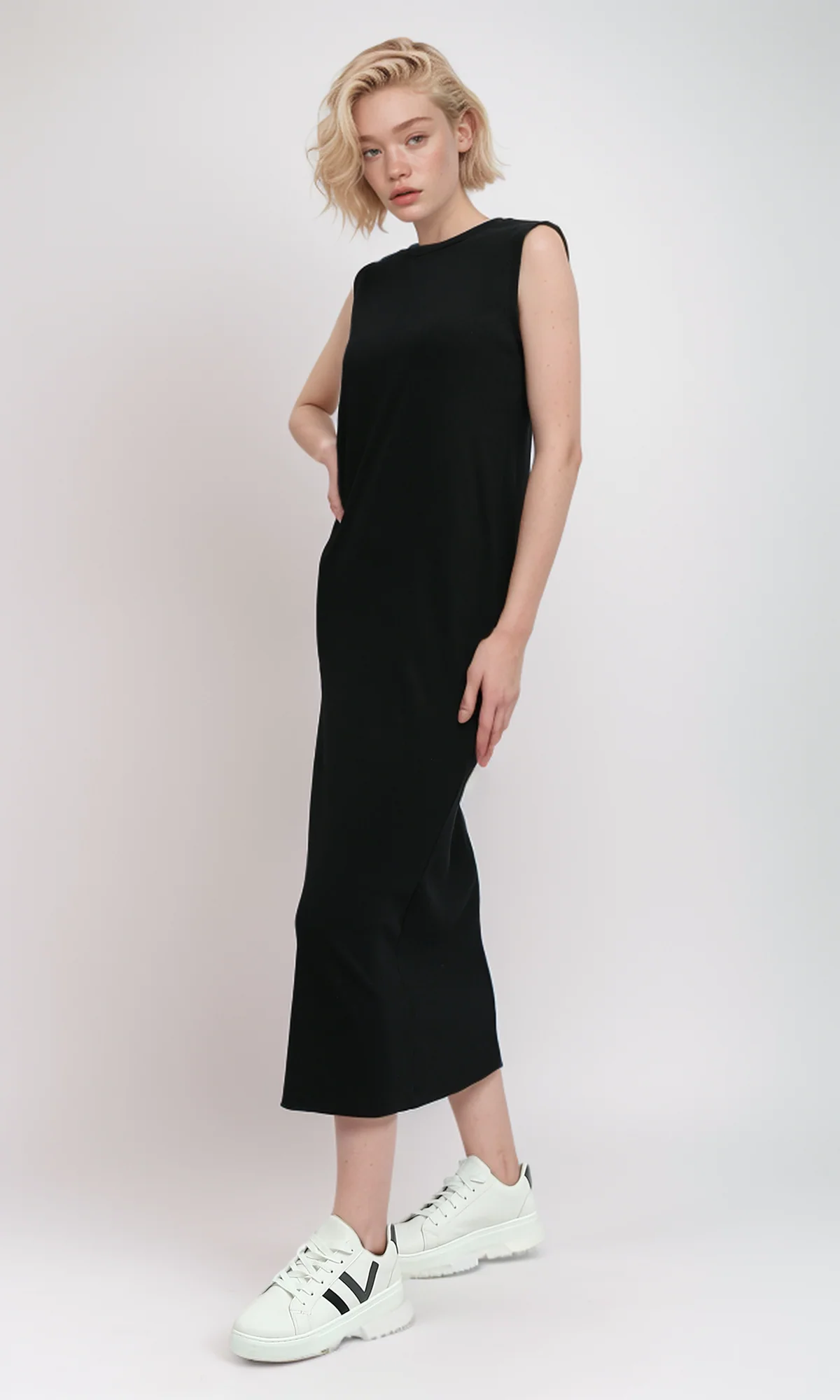 O198523 Round Neck Sleeveless Ribbed Maxi Dress - Image 2