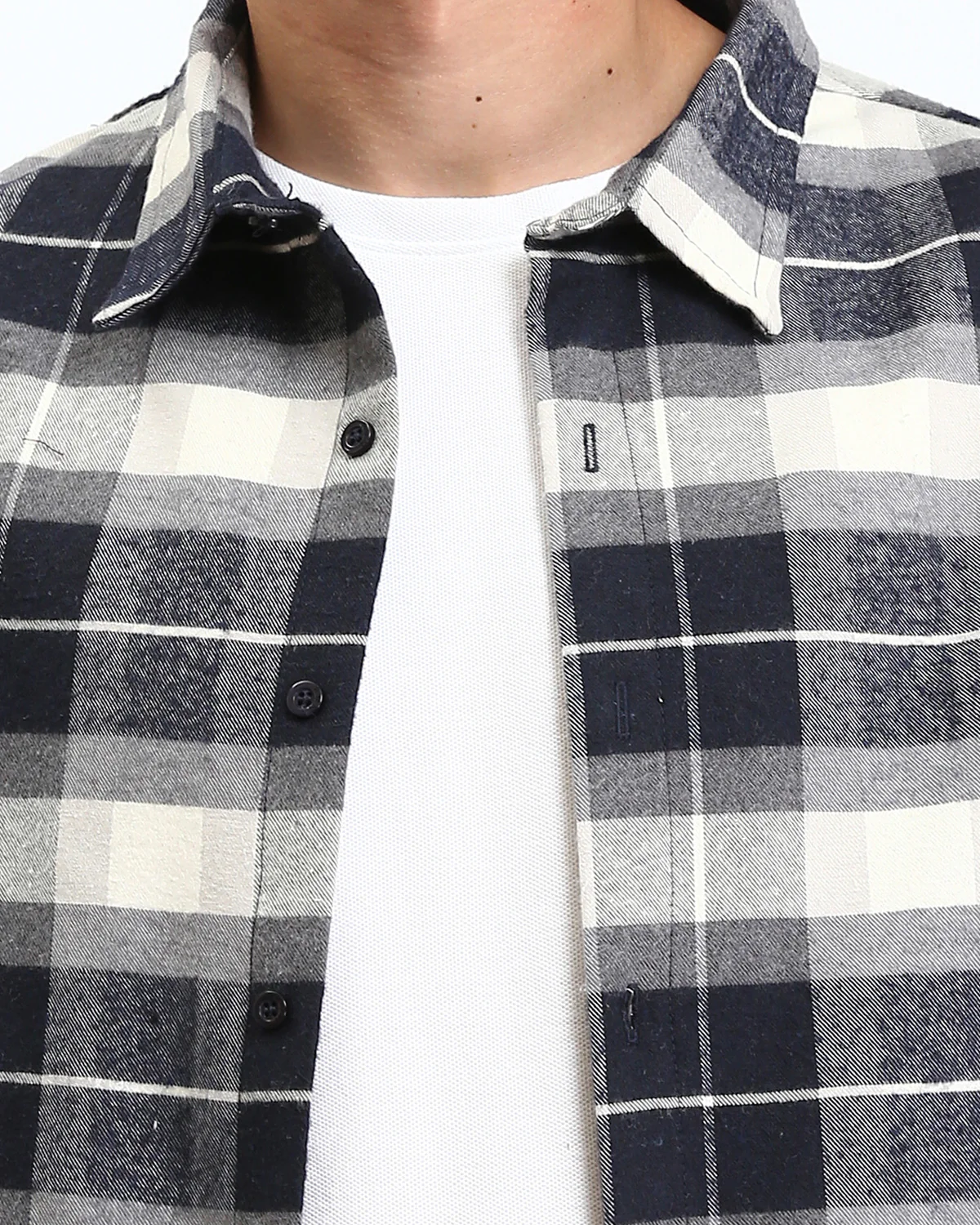 Ravin Oversized Plaid Heavyweight Flannel Shirt – Navy/CreamR212080 - - Image 4