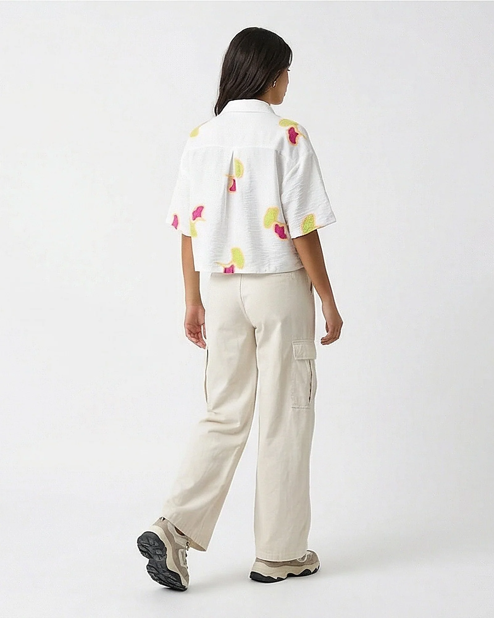 Ravin Ginkgo Leaf Embroidered Linen Cropped Shirt - White & Magenta - R216951 - Image 5