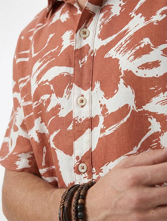 Ravin Men’s Abstract Tiger-Stripe Camp Collar Shirt – Terracotta & White - R210016 - Image 4