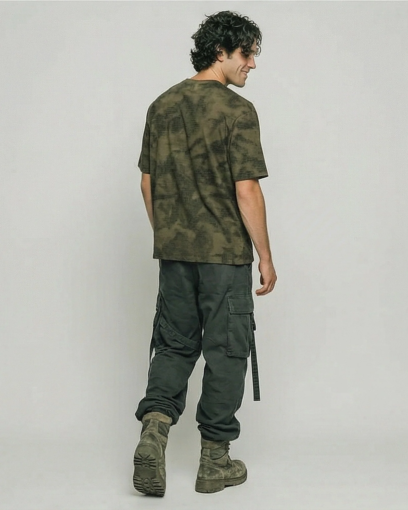 Ravin Men's Olive Camo Graphic Print T-Shirt - Image 4