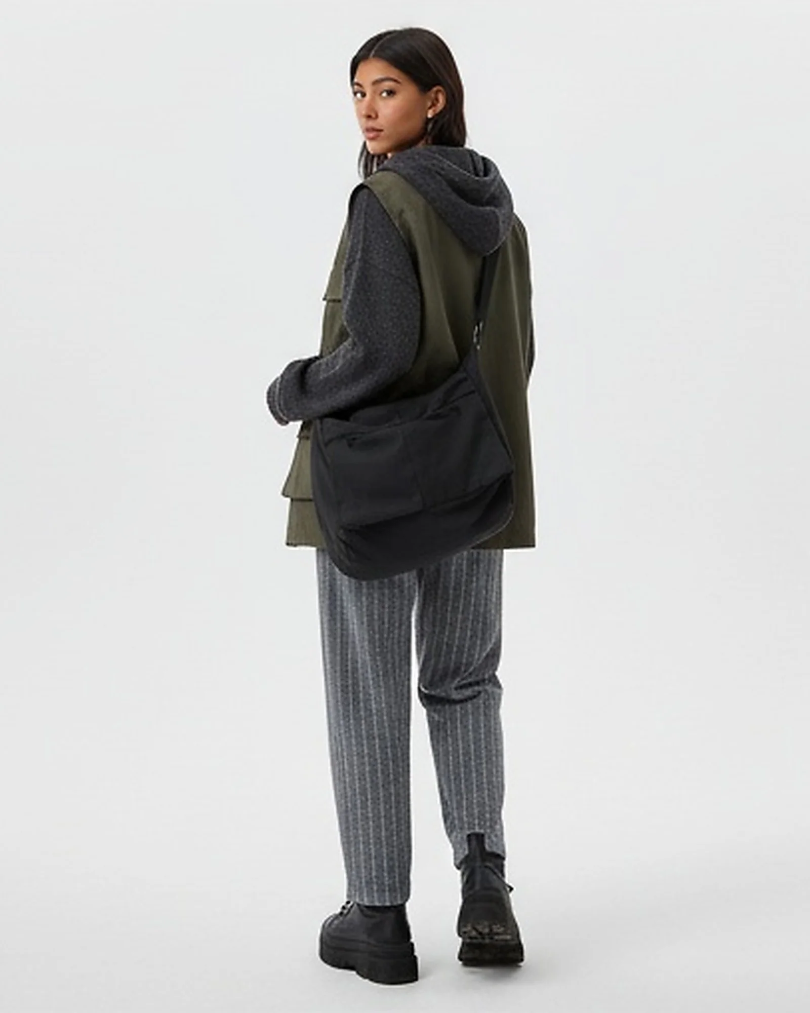 Ravin Striped Wide-Leg Linen-Blend Trousers – Navy & White - R217033 - Image 5