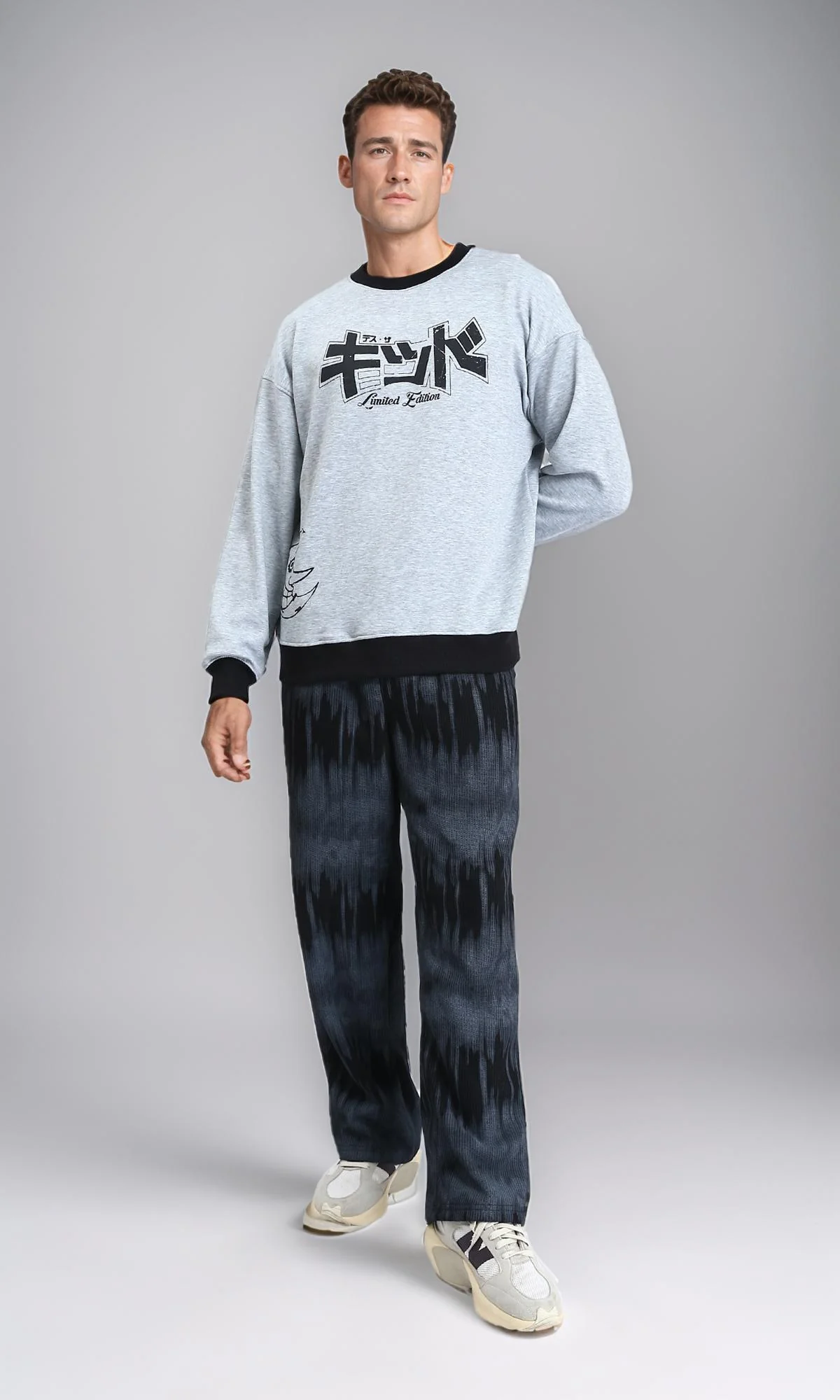 R213577 - Round Neck Winter Printed Sweatshirt - Heather Grey - Image 5