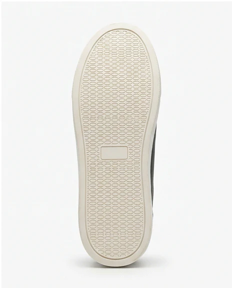 Sleek Low-Top Minimalist Black Sneakers - R209263 - Image 4