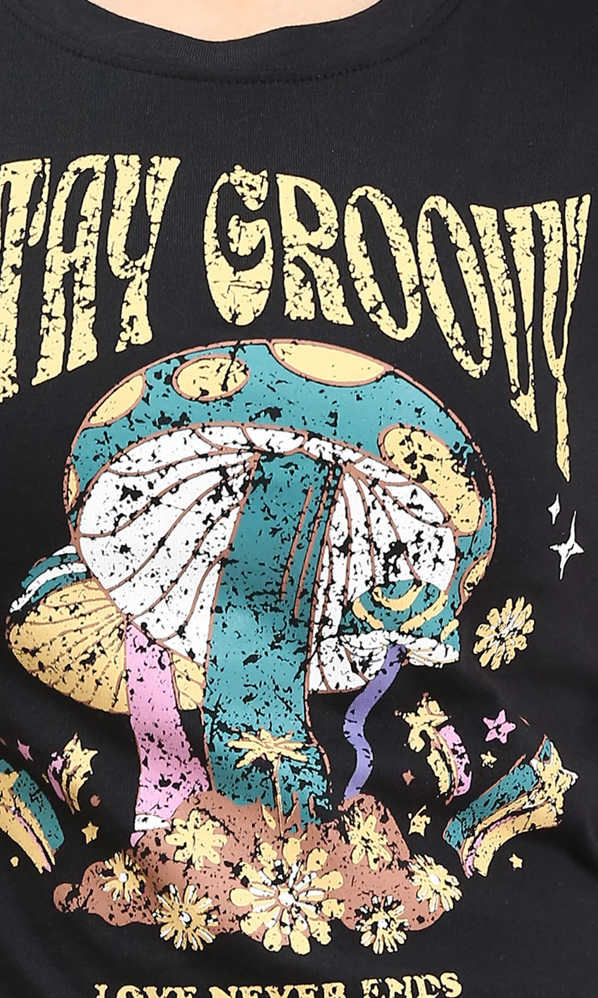 R209230 - "Stay Groovy" Printed Regular Tee - Black - Image 3