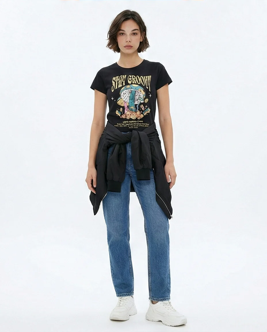 R209230 - "Stay Groovy" Printed Regular Tee - Black - Image 4