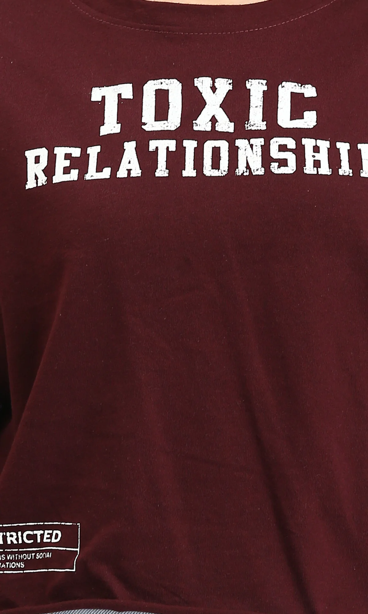 RAVIN | "Toxic Relationship" Raw-Edge Cropped Streetwear Tee - Maroon - R212305 - Image 3