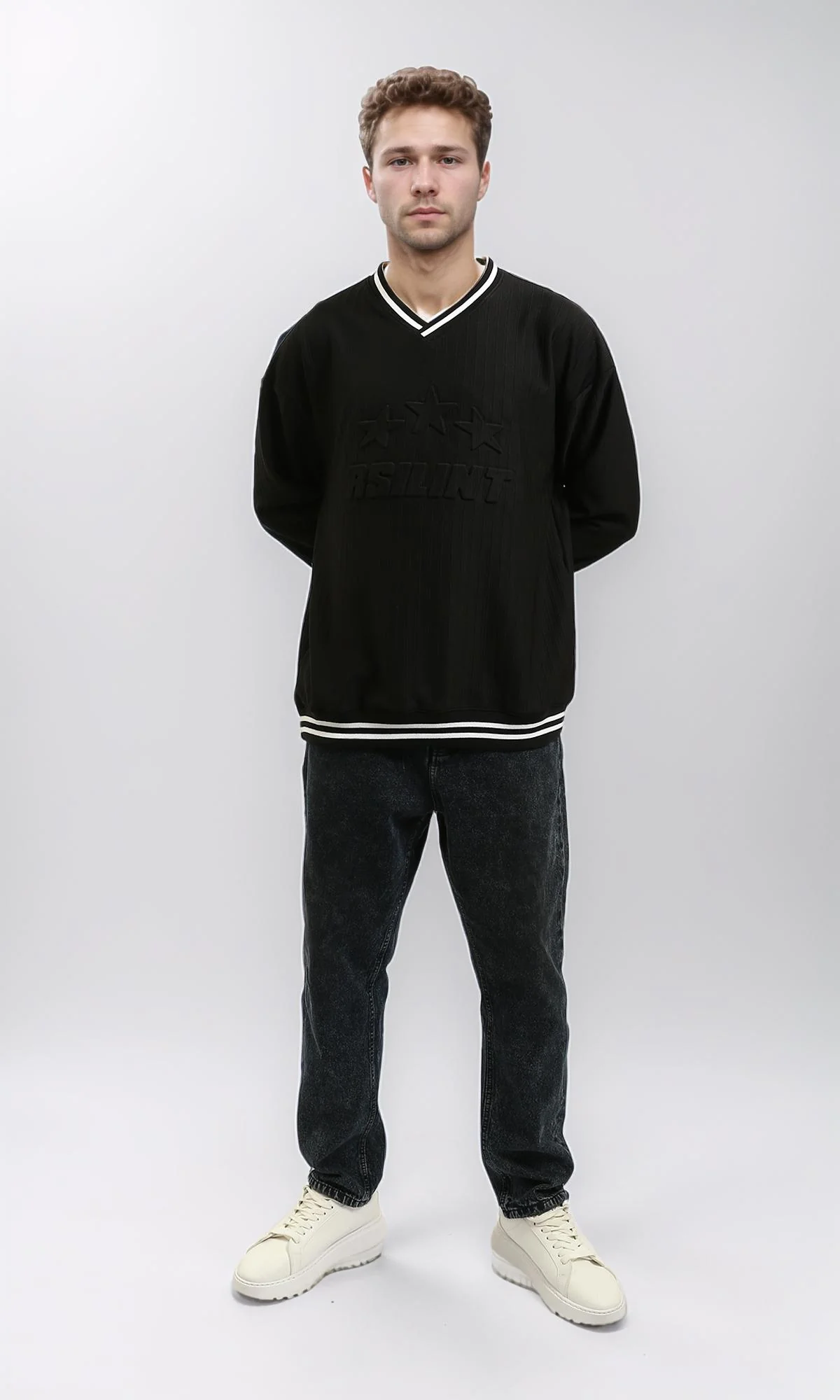 R214677 - V-Neck Sweatshirt with Embossed Pattern - Black - Image 5