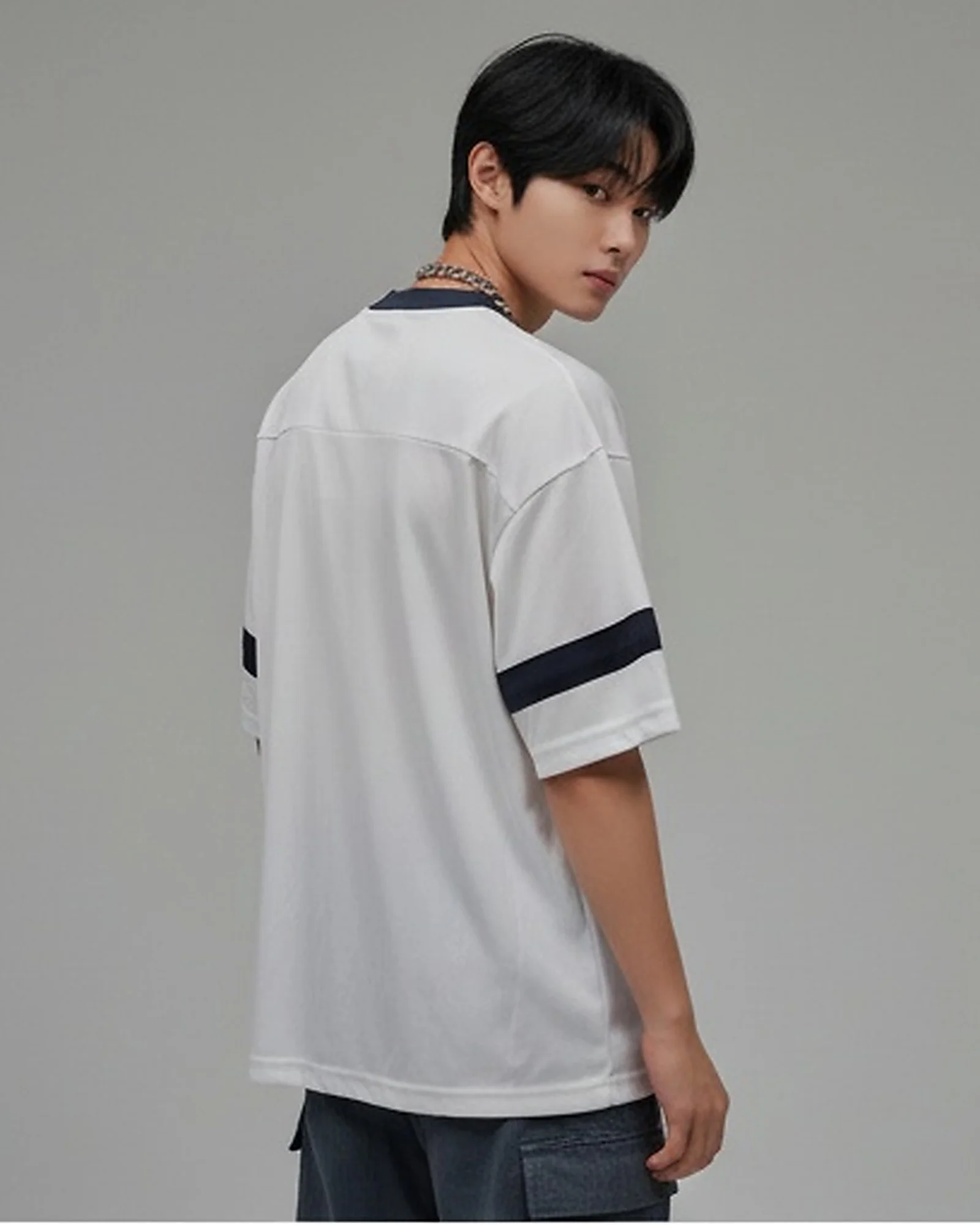 White Oversized V-Neck Tee with Contrast Athletic Stripes - R216882 - Image 2