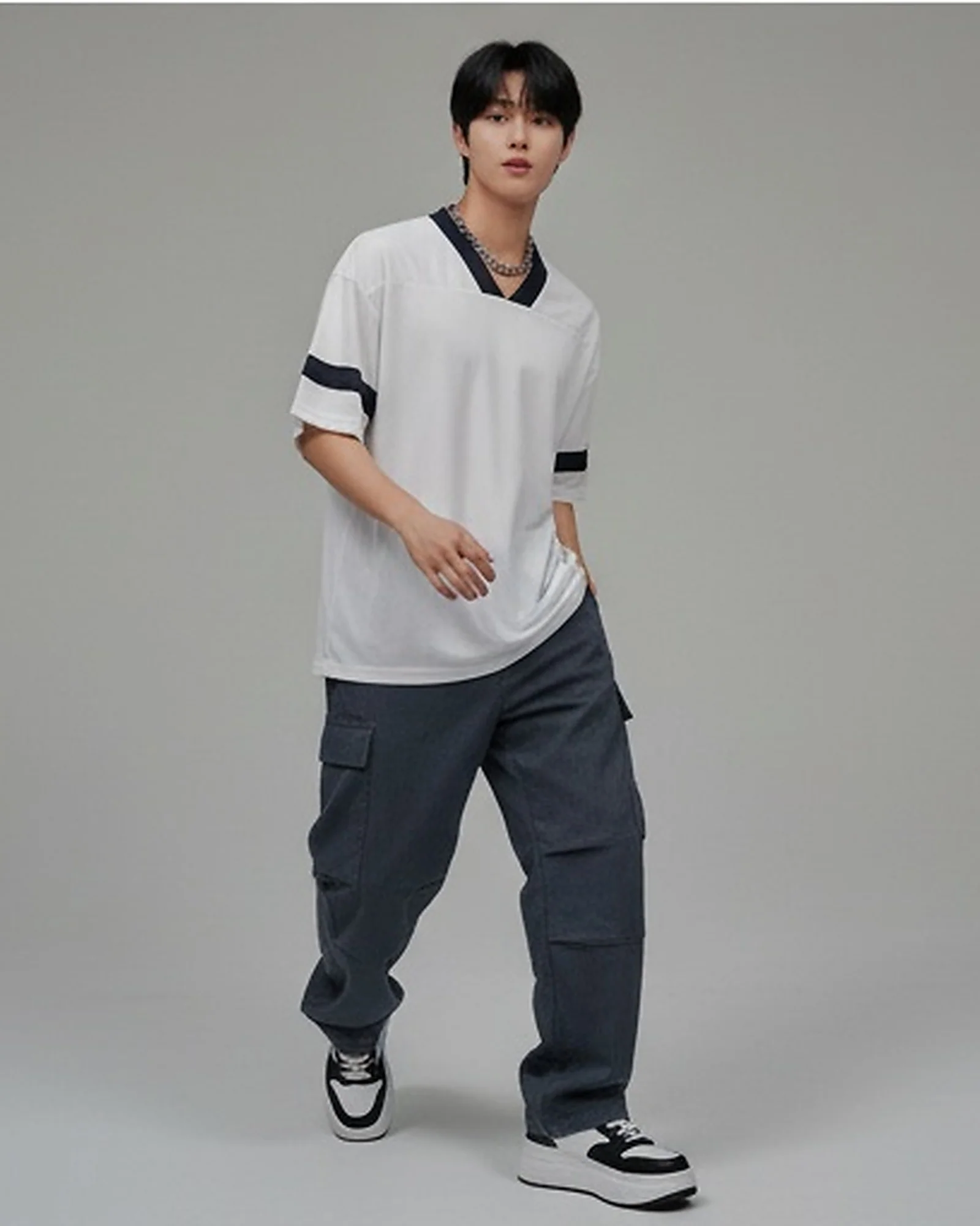 White Oversized V-Neck Tee with Contrast Athletic Stripes - R216882 - Image 3