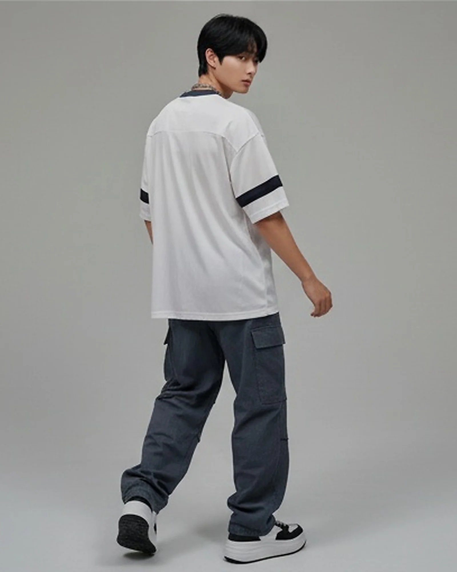 White Oversized V-Neck Tee with Contrast Athletic Stripes - R216882 - Image 4