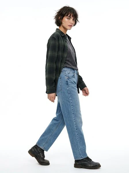 High-Waist Relaxed Straight Leg Jeans in Light Blue - R217505 - Image 4