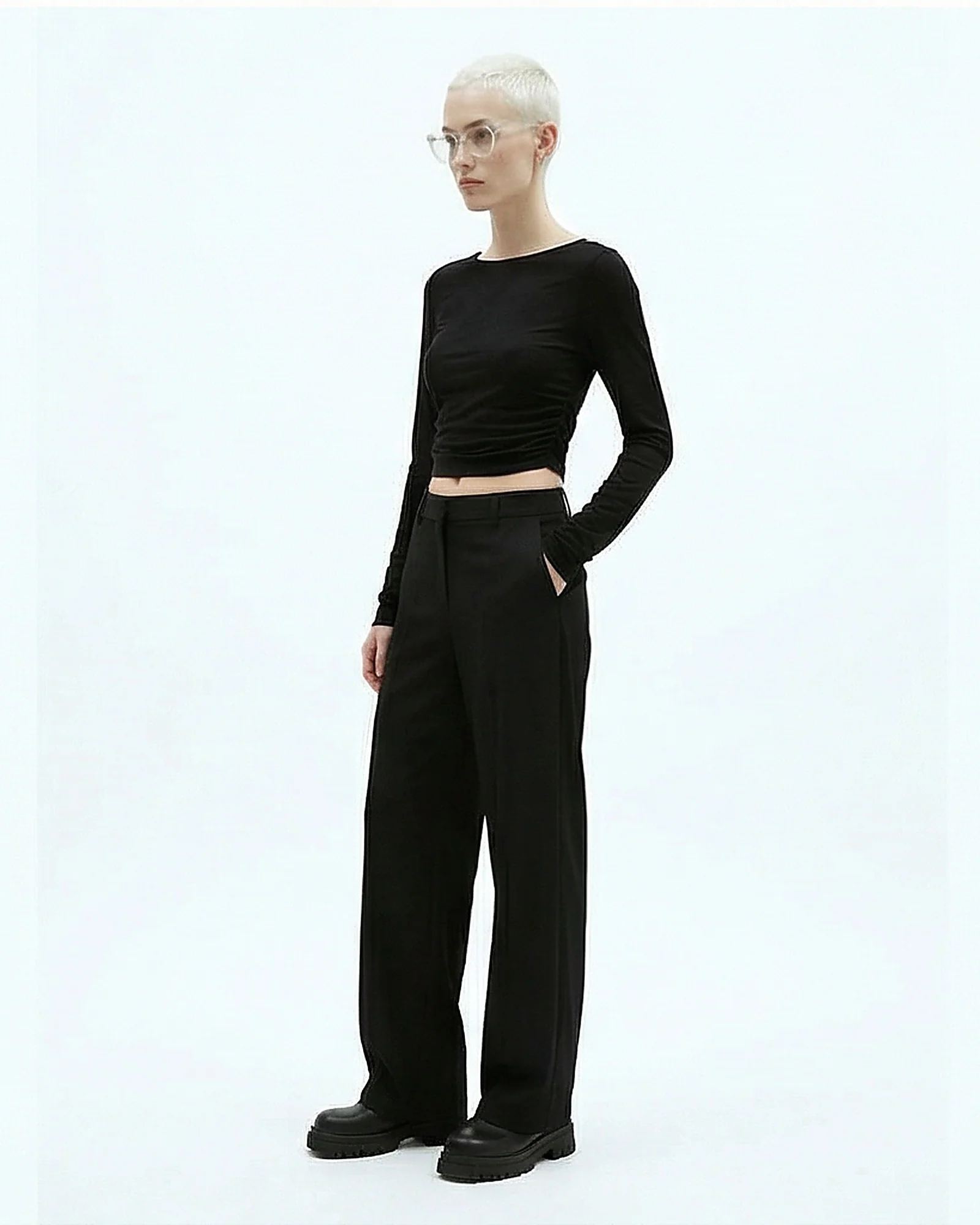 Black Ruched Cropped Long Sleeve Tee - R215853 - Image 4