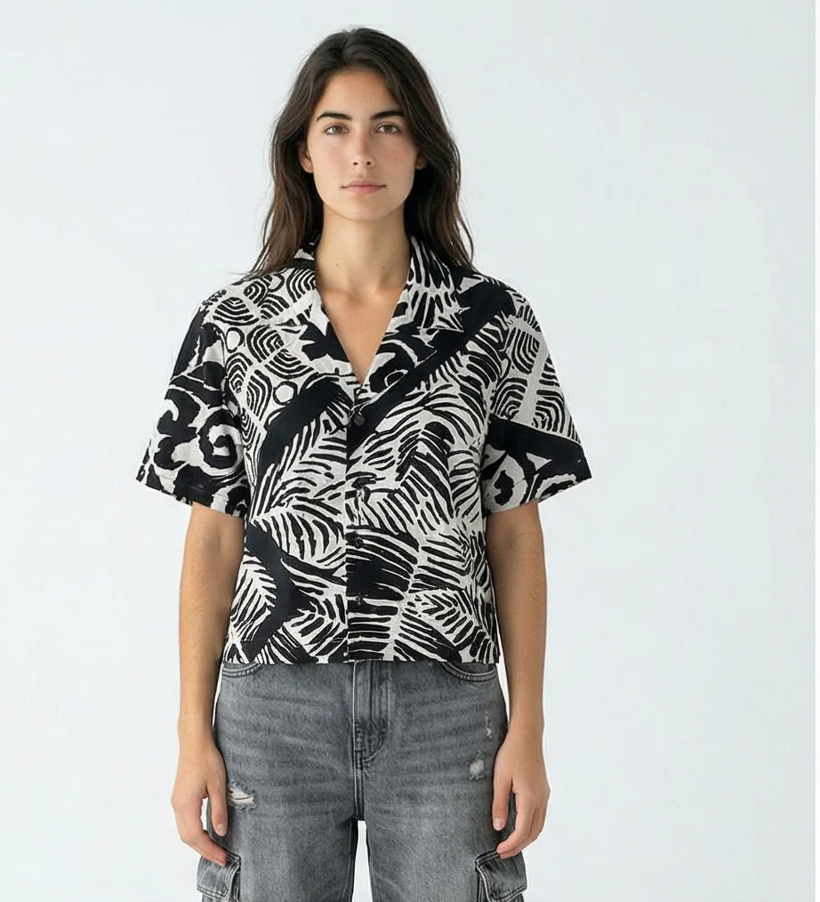 Women's Monochrome Abstract Print Short Sleeve Shirt - R217029 - Image 3