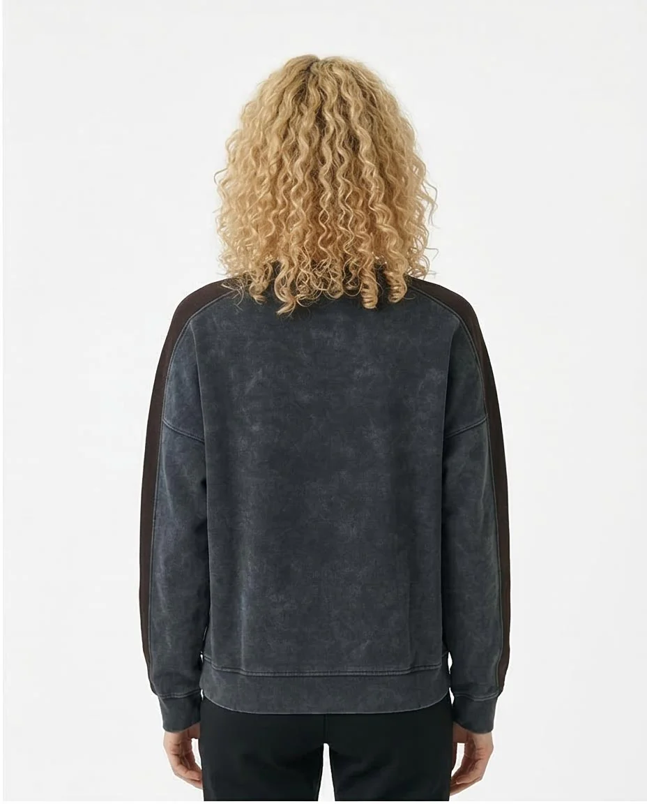 Ravin Women's Oversized V-Neck Melton Sweatshirt with Front Print – Off White - R212670 - Image 2
