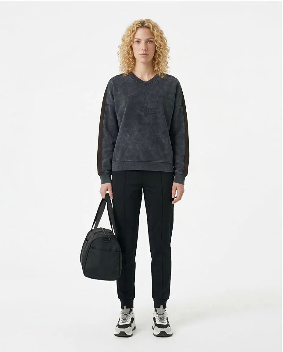Ravin Women's Oversized V-Neck Melton Sweatshirt with Front Print – Off White - R212670 - Image 3