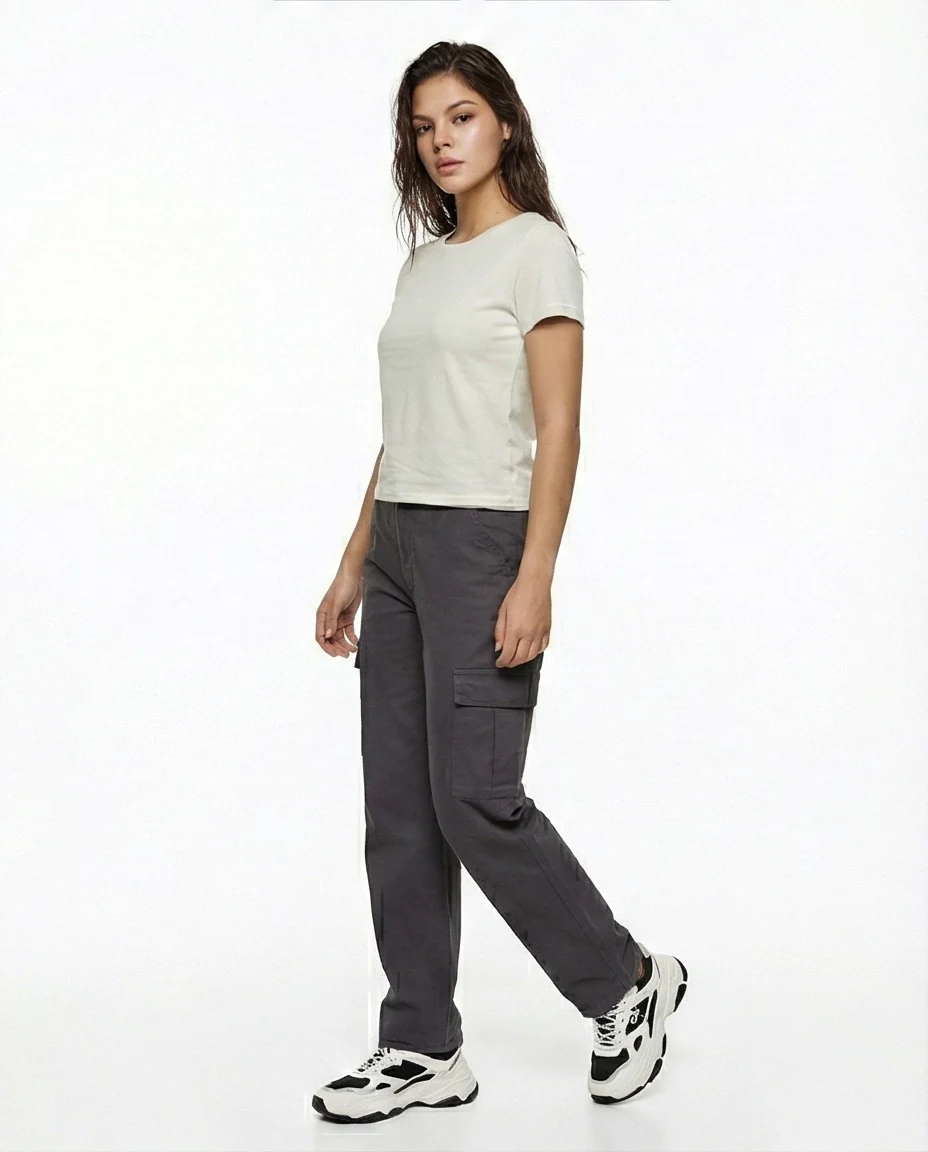 Minimalist Off-White Essential Crew Neck Tee - R216129 - Image 4