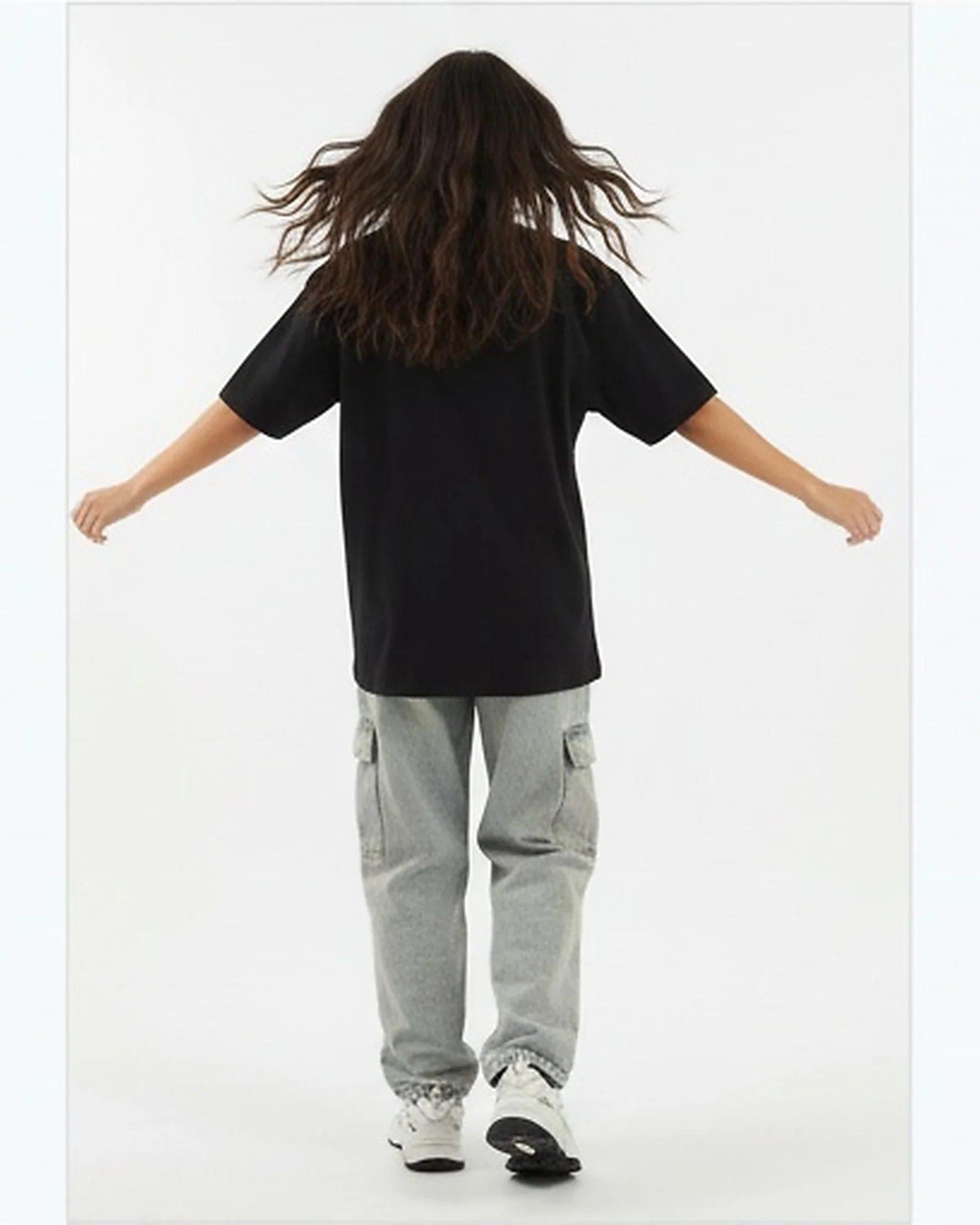 Black 'Just Vibing' Oversized Graphic Tee - R215773 - Image 4