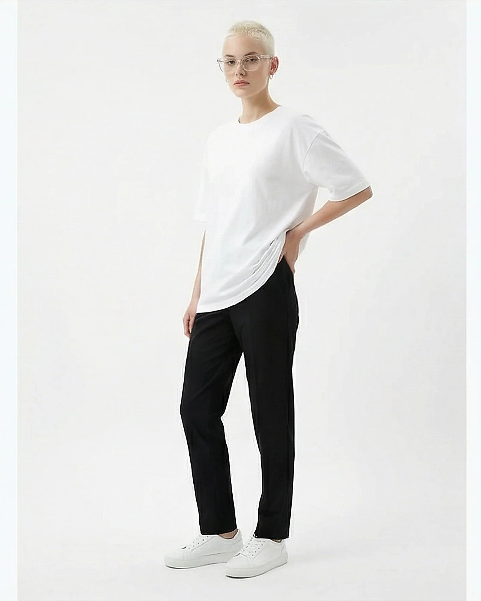 White Oversized Relaxed Fit Cotton T-Shirt - R216132 - Image 4